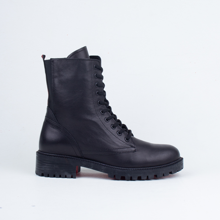 Nora Boot