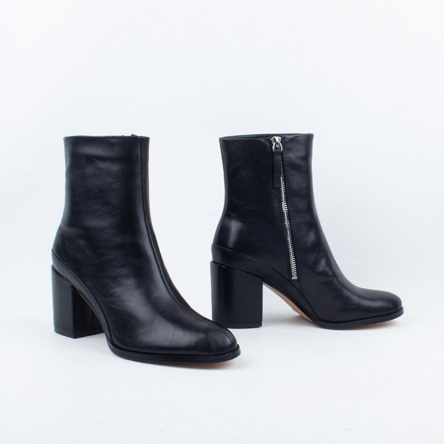 Cash Ankle Boot - Brands-EOS : Ultra Shoes - EOS W22 Zip High