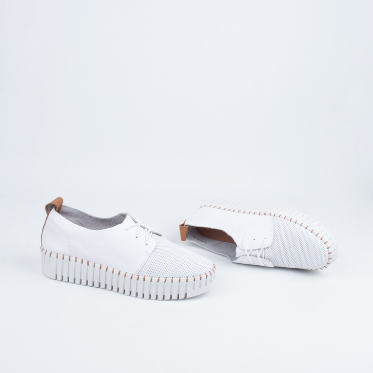Batu Lace Up 