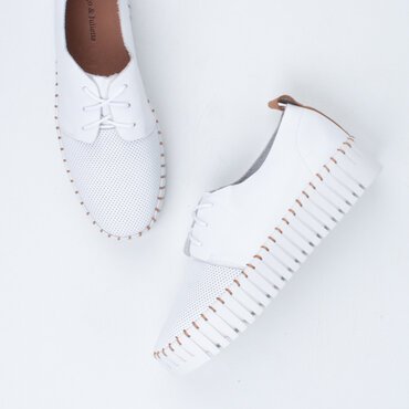 Batu Lace Up 