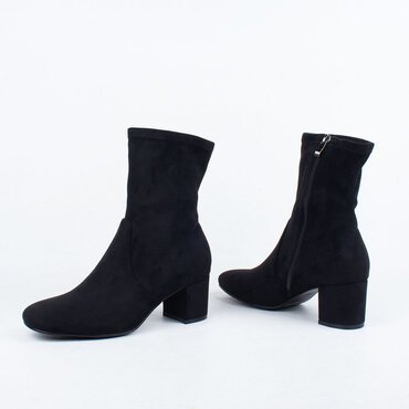 Constance Boot