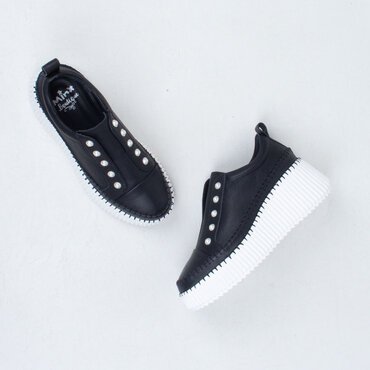 Pearlzie Boost Sneaker