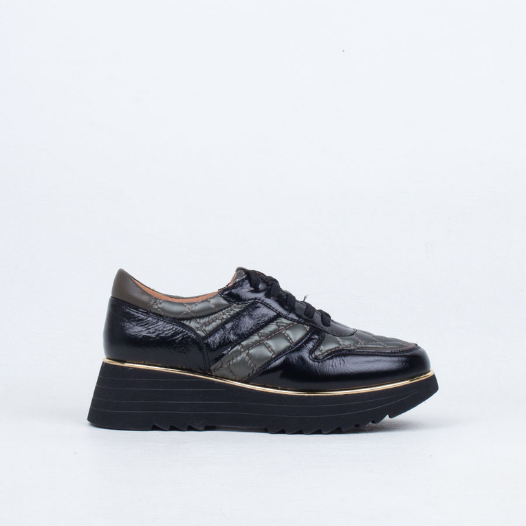 Helena Sneaker