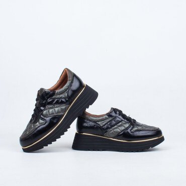 Helena Sneaker