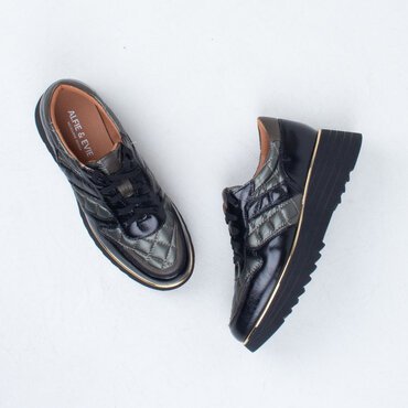 Helena Sneaker