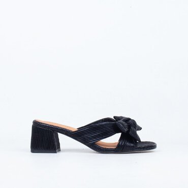 Aniston Heeled Slide